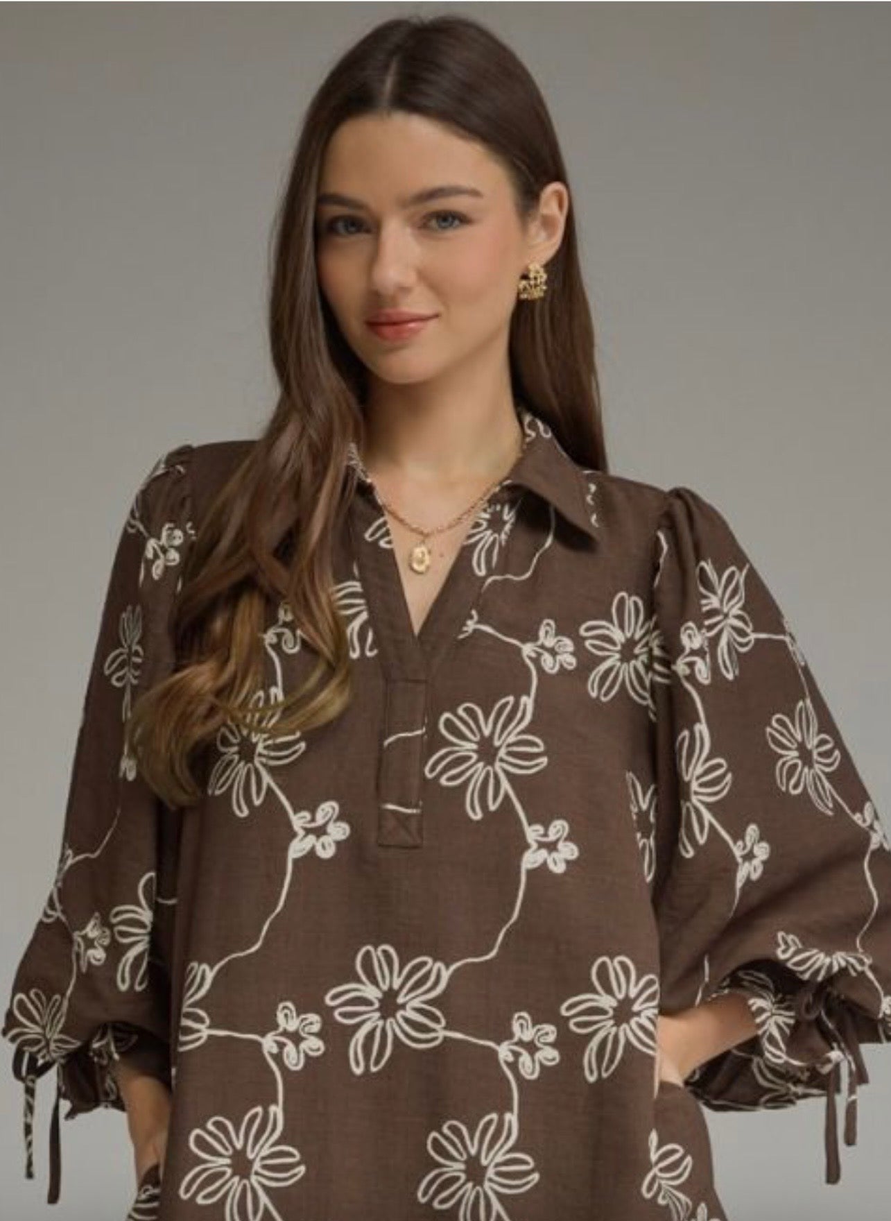 Embroidered floral 3/4 sleeve top