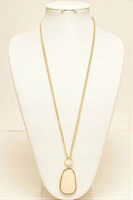 Wooded Frame Pendant Necklace Set